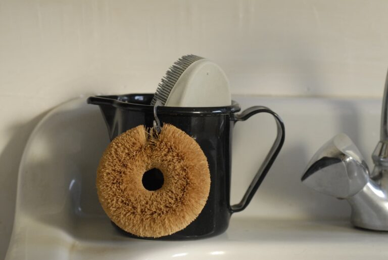 亀の子束子 西尾商店の白いたわし